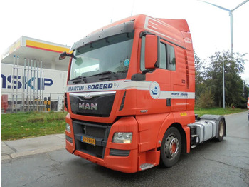 : фотографија на заглавието