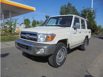 Автомобил TOYOTA Land Cruiser
