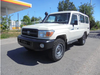 Автомобил TOYOTA Land Cruiser