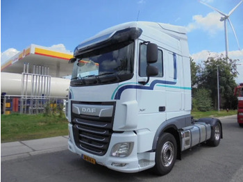 Камион влекач DAF XF 450