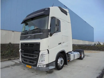 Камион влекач VOLVO FH 420