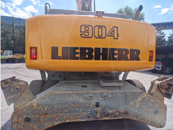 Справувач со отпад/ Индустрија LIEBHERR A904C (2010): слика 2 Справувач со отпад/ Индустрија LIEBHERR A904C (2010): слика 2