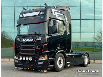 Камион влекач SCANIA R 580