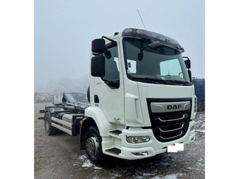Камион со кука за подигање DAF LF 260