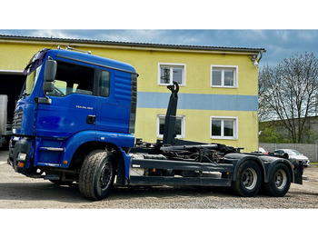 Камион со кука за подигање MAN TGA 26.460
