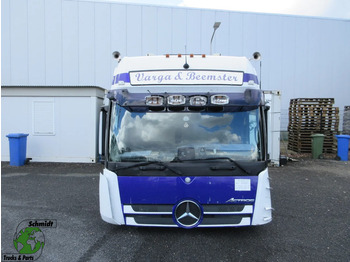 Кабина и ентериер MERCEDES-BENZ