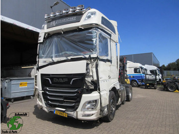 Камион влекач DAF XF 530