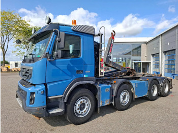Камион со кука за подигање VOLVO FMX