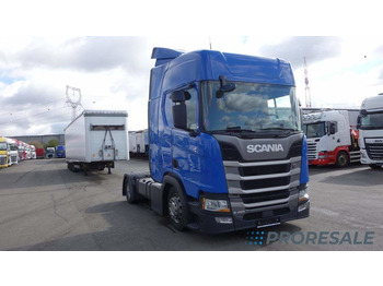 Камион влекач SCANIA R 450
