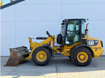 Натоварувач на тркала CATERPILLAR 908H