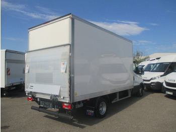 Комбе фургон Iveco Daily 35C16: слика 4