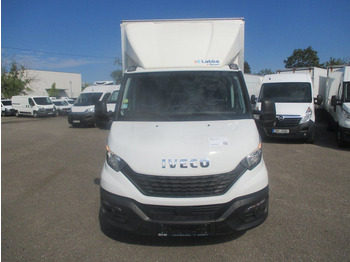 Комбе фургон Iveco Daily 35C16: слика 2