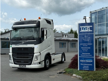 Камион влекач VOLVO FH 460