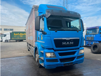 Камион со церада MAN