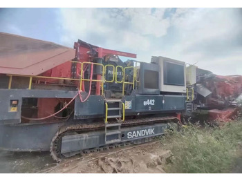 Мобилна дробилка Sandvik QI442 Tracked Impact Crusher+QA335 Tracked Screen: слика 3 Мобилна дробилка Sandvik QI442 Tracked Impact Crusher+QA335 Tracked Screen: слика 3