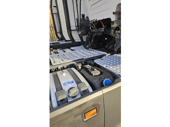 Камион влекач Scania R450: слика 3