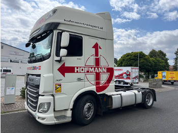 Камион влекач DAF XF 530