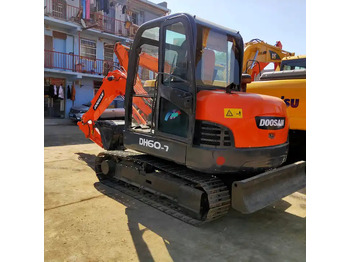 Багер гасеничар DOOSAN DH60