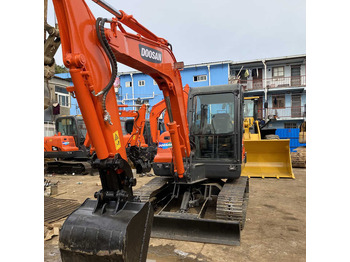 Багер гасеничар DOOSAN DX60