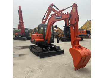 Багер гасеничар DOOSAN DX60