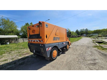 Возило за метење Mfh 5500 sweeper - with air conditionier: слика 3 Возило за метење Mfh 5500 sweeper - with air conditionier: слика 3