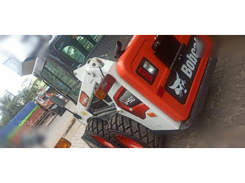 Компактен натоварувач BOBCAT S450