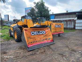 Телескопски ракувач JCB