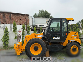 Телескопски ракувач JCB