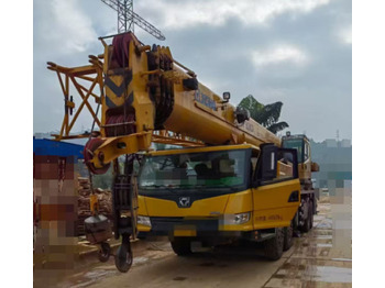 Мобилен кран XCMG