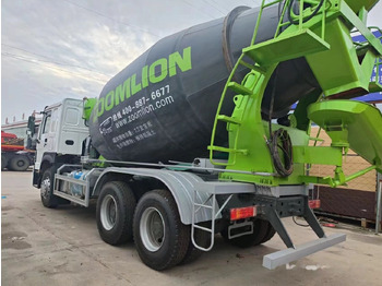 Камион миксер за бетон SINOTRUK HOWO