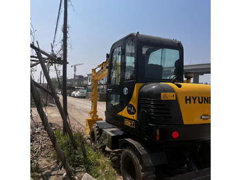 Багер на тркала HYUNDAI