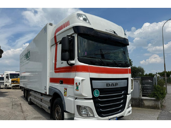 Камион сандучар DAF XF 105 460