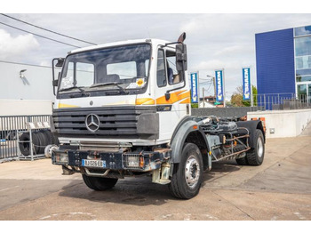 Камион со кука за подигање MERCEDES-BENZ SK 2024