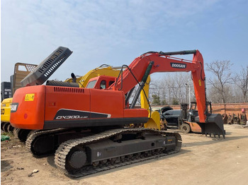 Багер гасеничар DOOSAN DX300