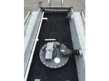 Нов Полуприколка цистерна за транспорт на гориво JSIE JSIE9400FT: слика 3 Нов Полуприколка цистерна за транспорт на гориво JSIE JSIE9400FT: слика 3