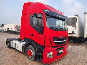 Камион влекач IVECO