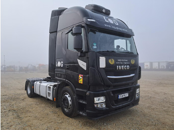 Камион влекач IVECO