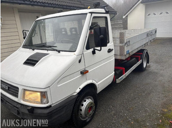 Камион со кука за подигање IVECO Daily