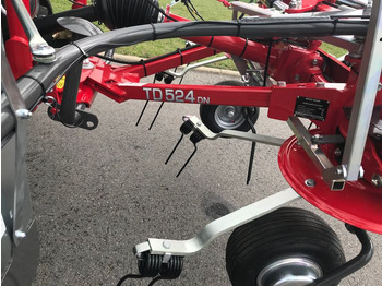 Нов Превртувач и гребло Massey Ferguson MF TD 524 DN / FELLA SANOS 5204 DN: слика 2 Нов Превртувач и гребло Massey Ferguson MF TD 524 DN / FELLA SANOS 5204 DN: слика 2