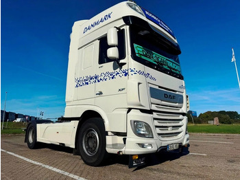 Камион влекач DAF XF 530