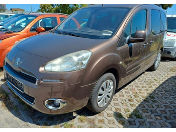 Автомобил PEUGEOT