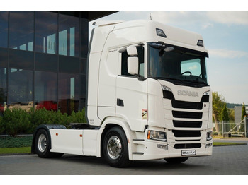 Камион влекач SCANIA S 450