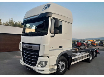 Камион со кабинска шасија DAF XF 106 450