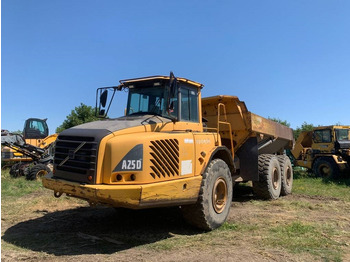 Зглобен истоварувач VOLVO A25D