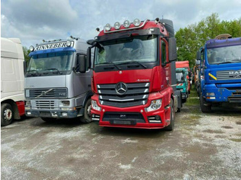 Камион влекач MERCEDES-BENZ Actros 1842