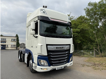 Камион влекач DAF XF 530