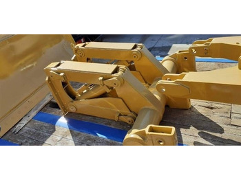 Булдожер CAT MULTISHANK RIPPER FOR D7G/H: слика 4 Булдожер CAT MULTISHANK RIPPER FOR D7G/H: слика 4