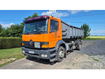 Камион со кука за подигање MERCEDES-BENZ
