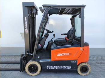 Електричен вилушкар DOOSAN