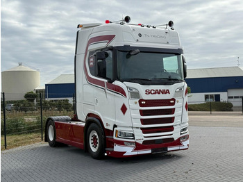 Камион влекач SCANIA S 500